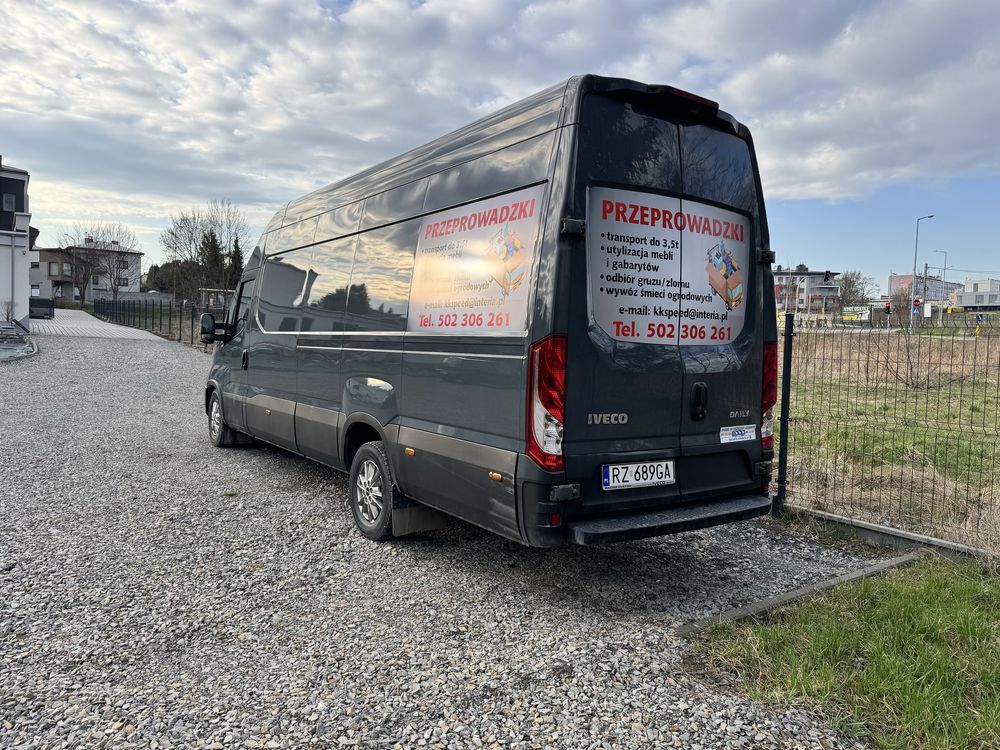 Przeprowadzki utylizacja smieci transportu osób na wesela, lotniska
