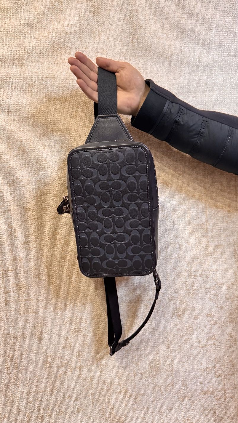 Продам мужскую кожаную сумку бананку Coach