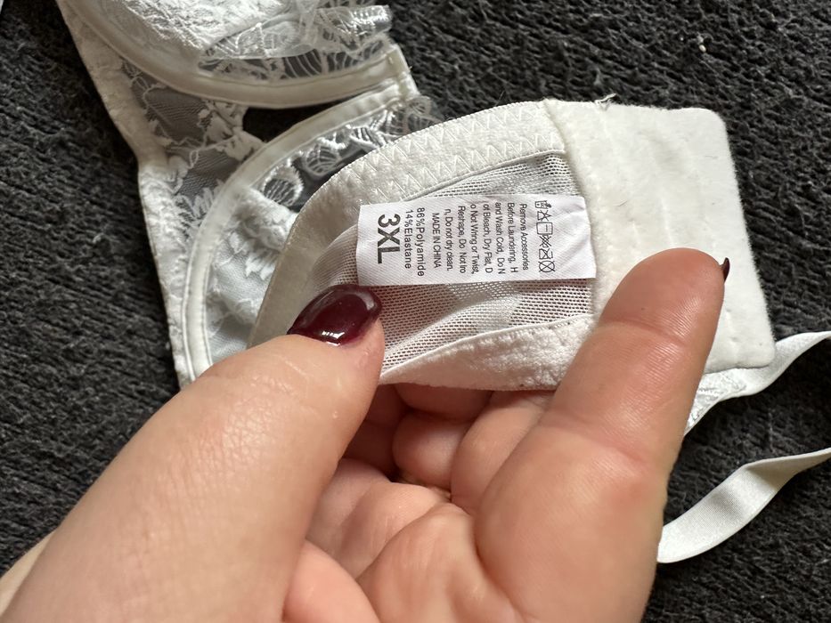 Бюстгалтер 100F avery