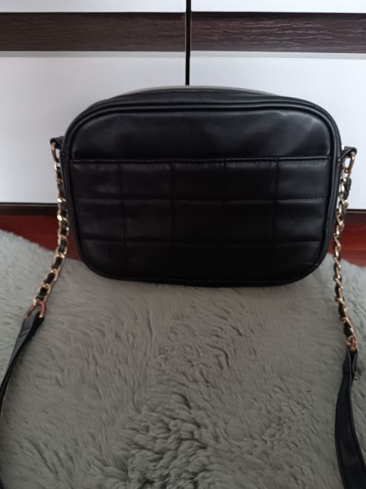 Класнюча шикарна сумочка George  через плече.