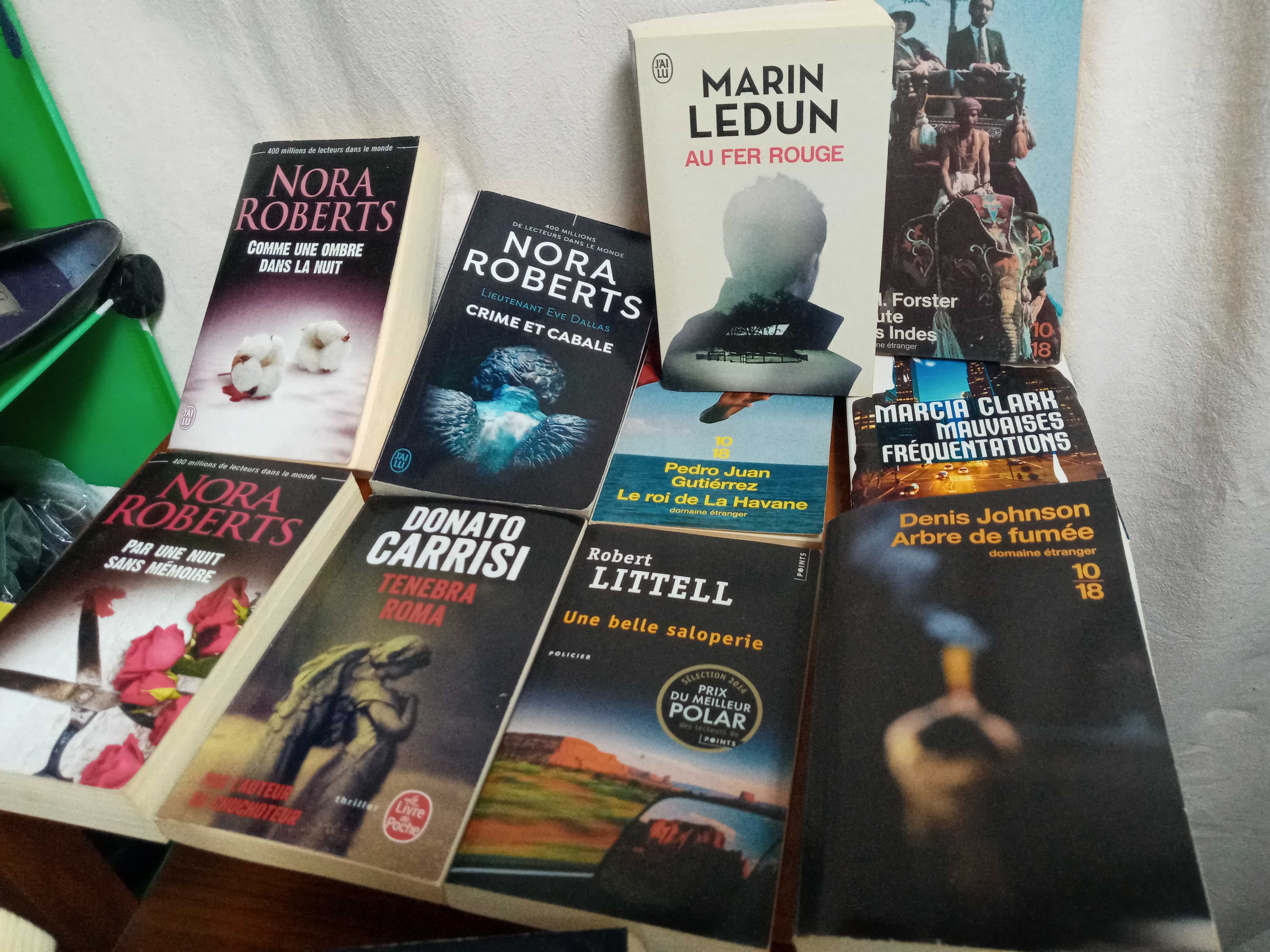 60 livros em bom estado por 20 euros todos em Frances