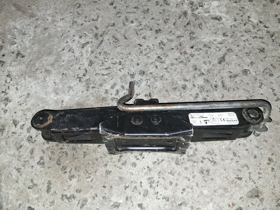 Домкрат автомобільний NISSAN