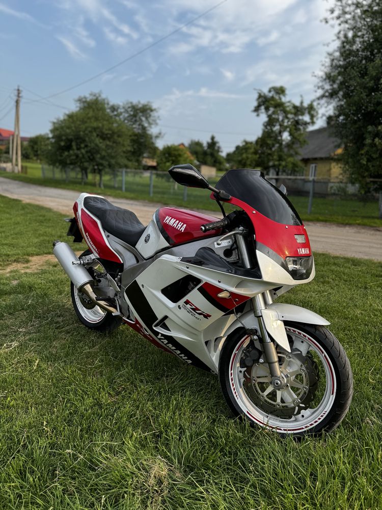 Yamaha FZR1000 (1992)
