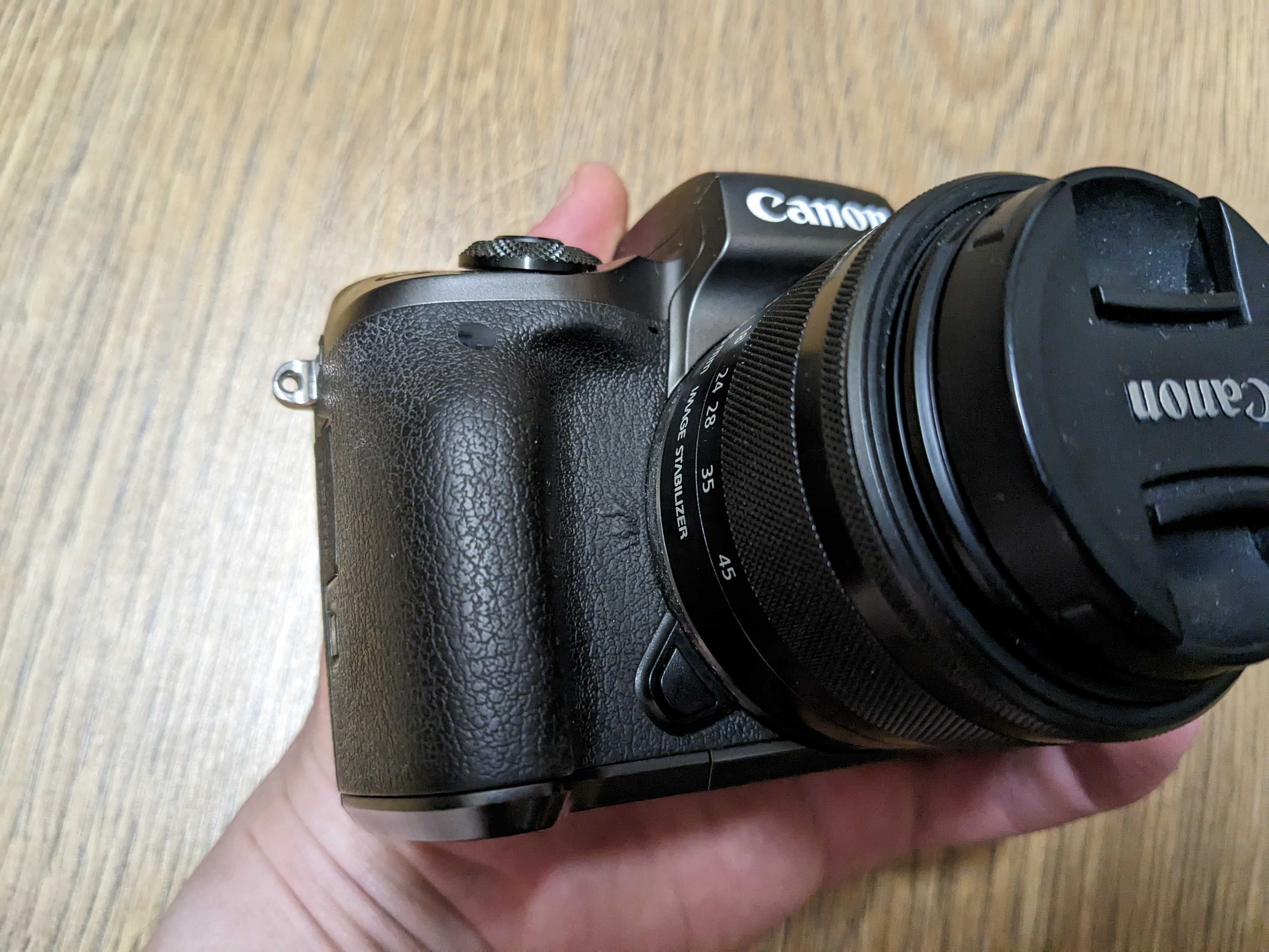 Фотоапарат Canon M5 + EF-m 22mm + EF-m 15-45mm + перехідник EF-EF-m