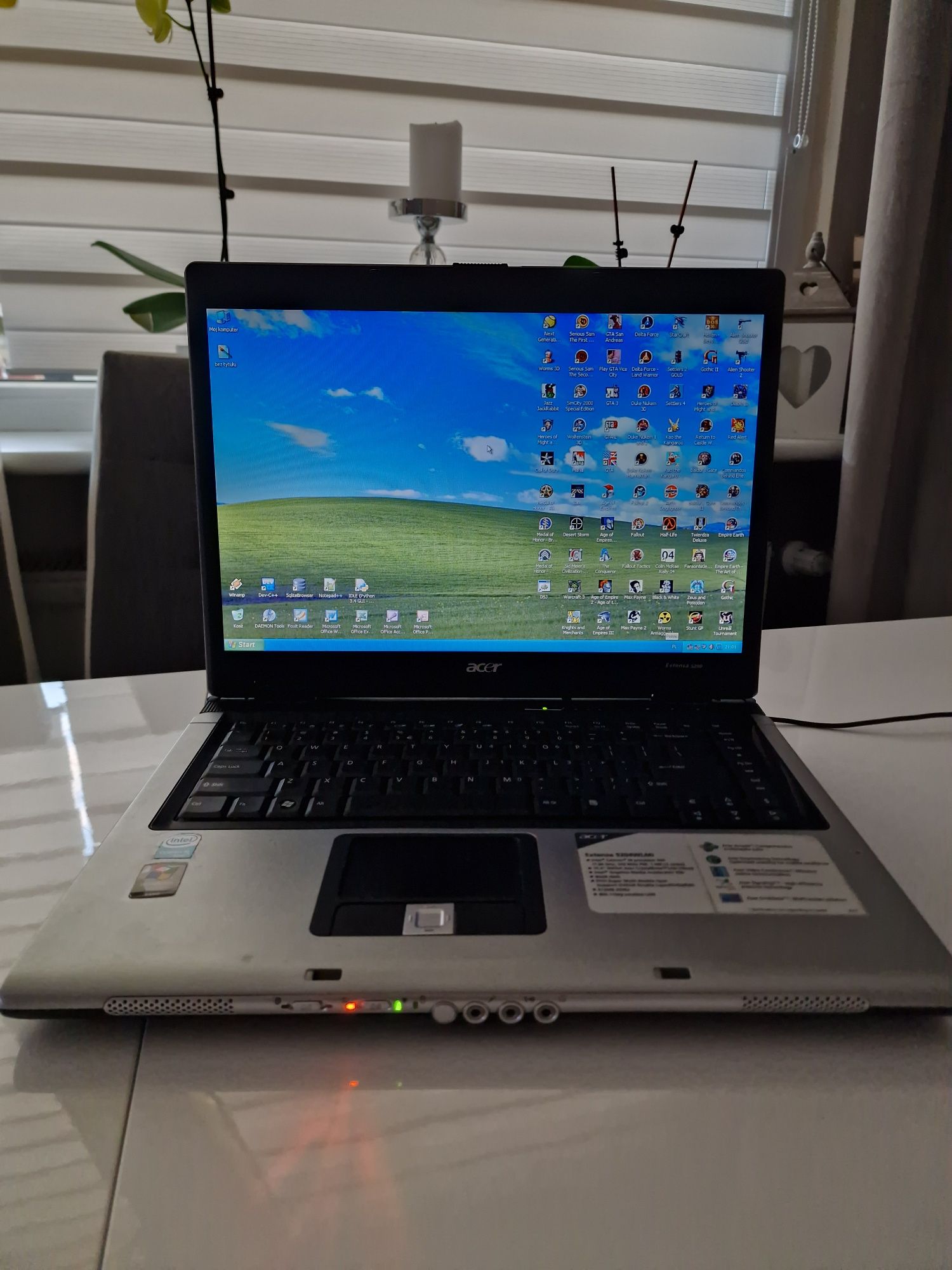 Acer Extensa 5204WLMi + Retro gry + Torba na laptopa + Mysz HP