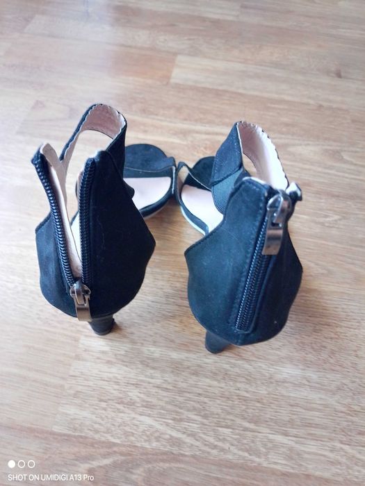 Chinelas de senhora pretas