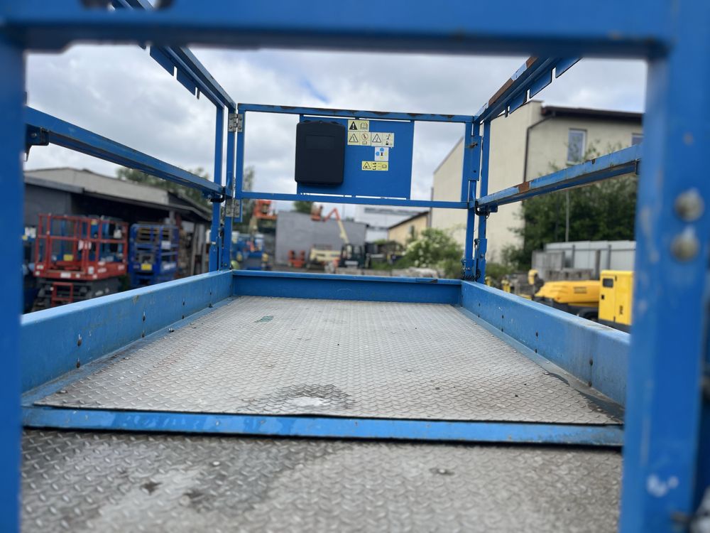 Podnośnik nożycowy Genie GS 3369 DC jlg