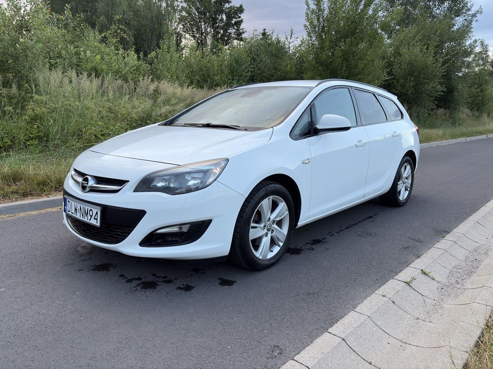 Opel Astra J 2015 rok 1,6 diesel