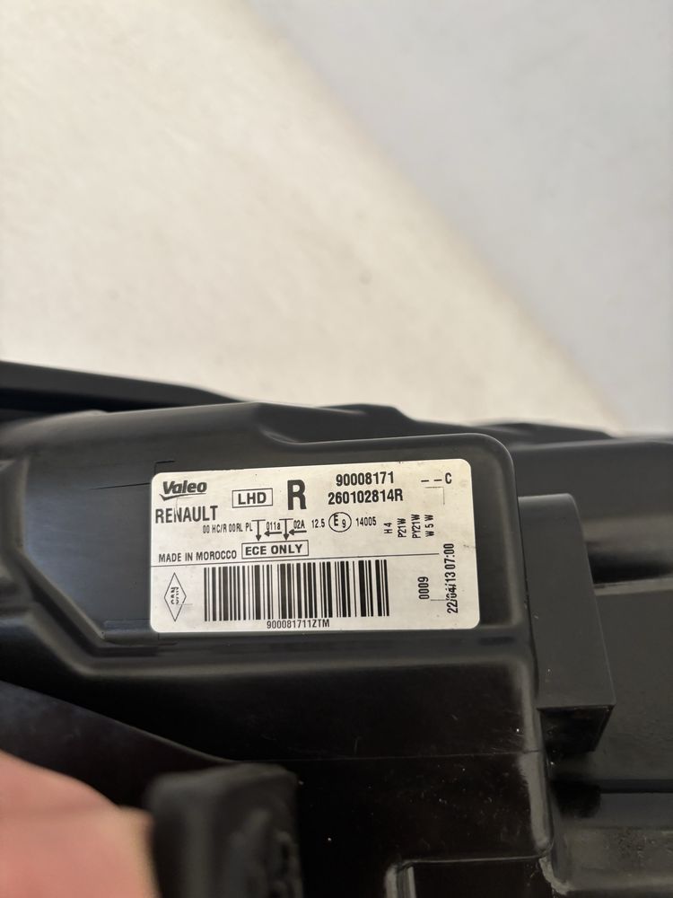 Dacia Lodgy Dokker 12- lampa prawy przód prawa przednia