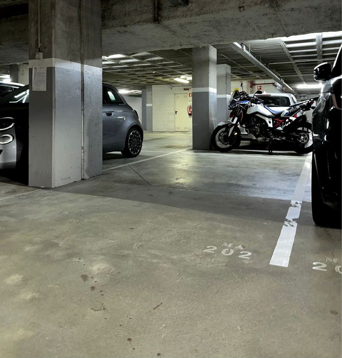 Lugar de garagem fechado c/ segurança 24h (estadio do bessa)
