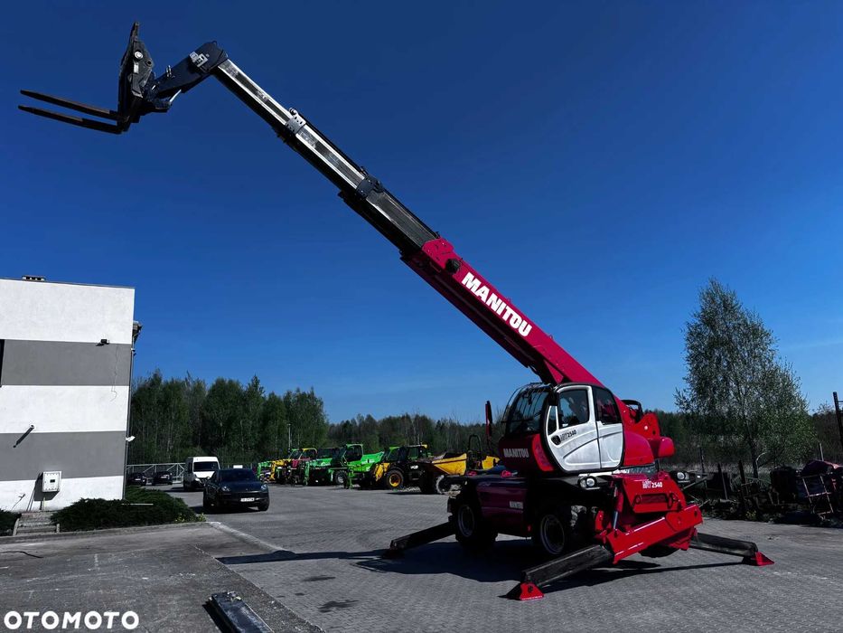 Wynajem podnośnik ładowarka teleskopowa Manitou MRT maszyny budowlane