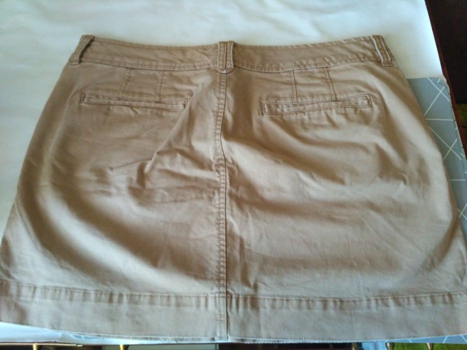 Юбка джинсовая бежевая в хорошем состоянии размер M