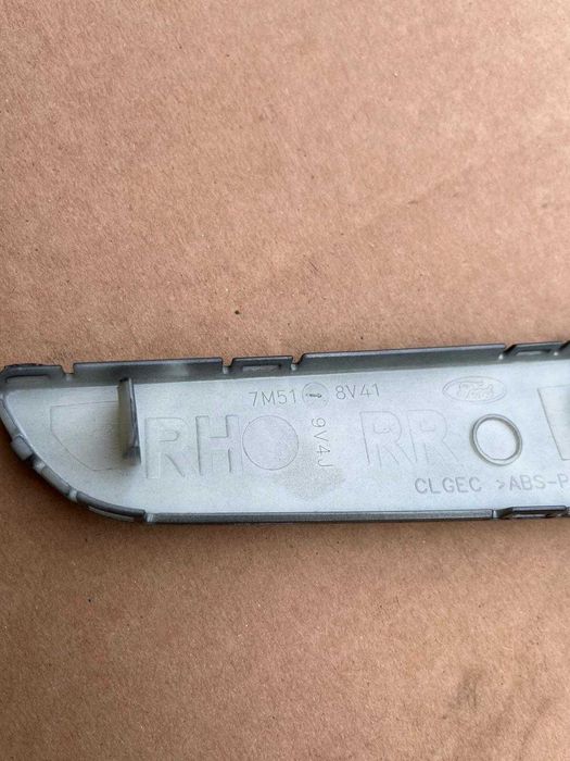 Listwa dekoracyjna drzwi prawy tył FORD KUGA MK1