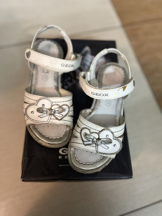 Босоніжки сандалі geox