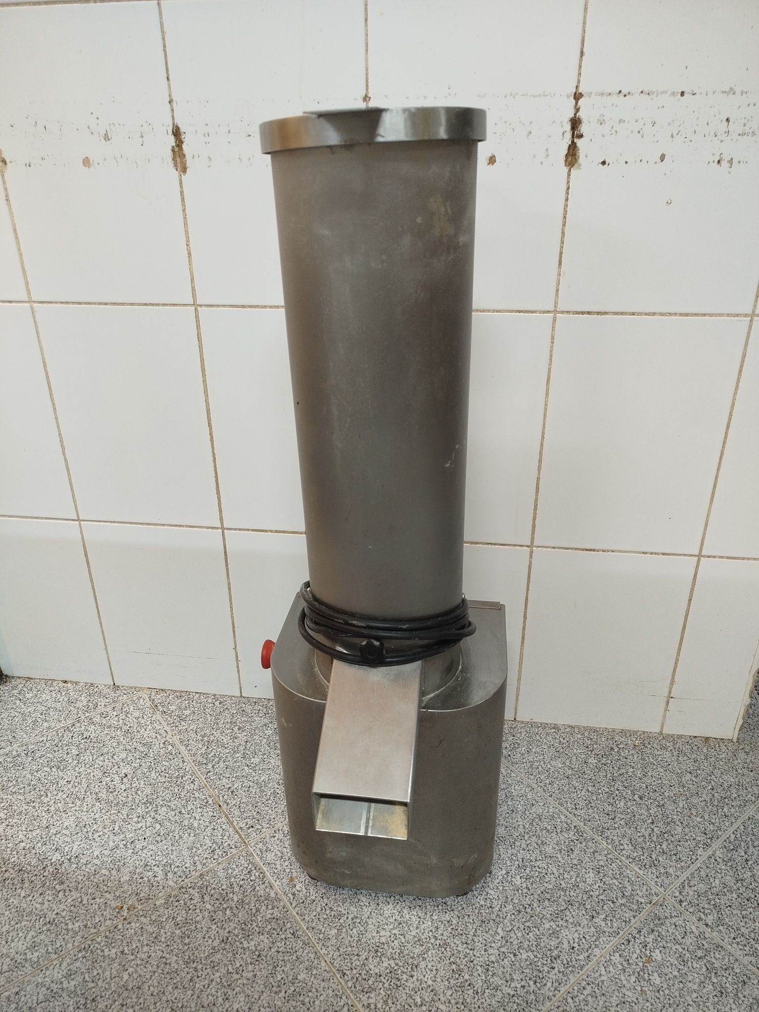 Moinho ralar  de pão como novo!