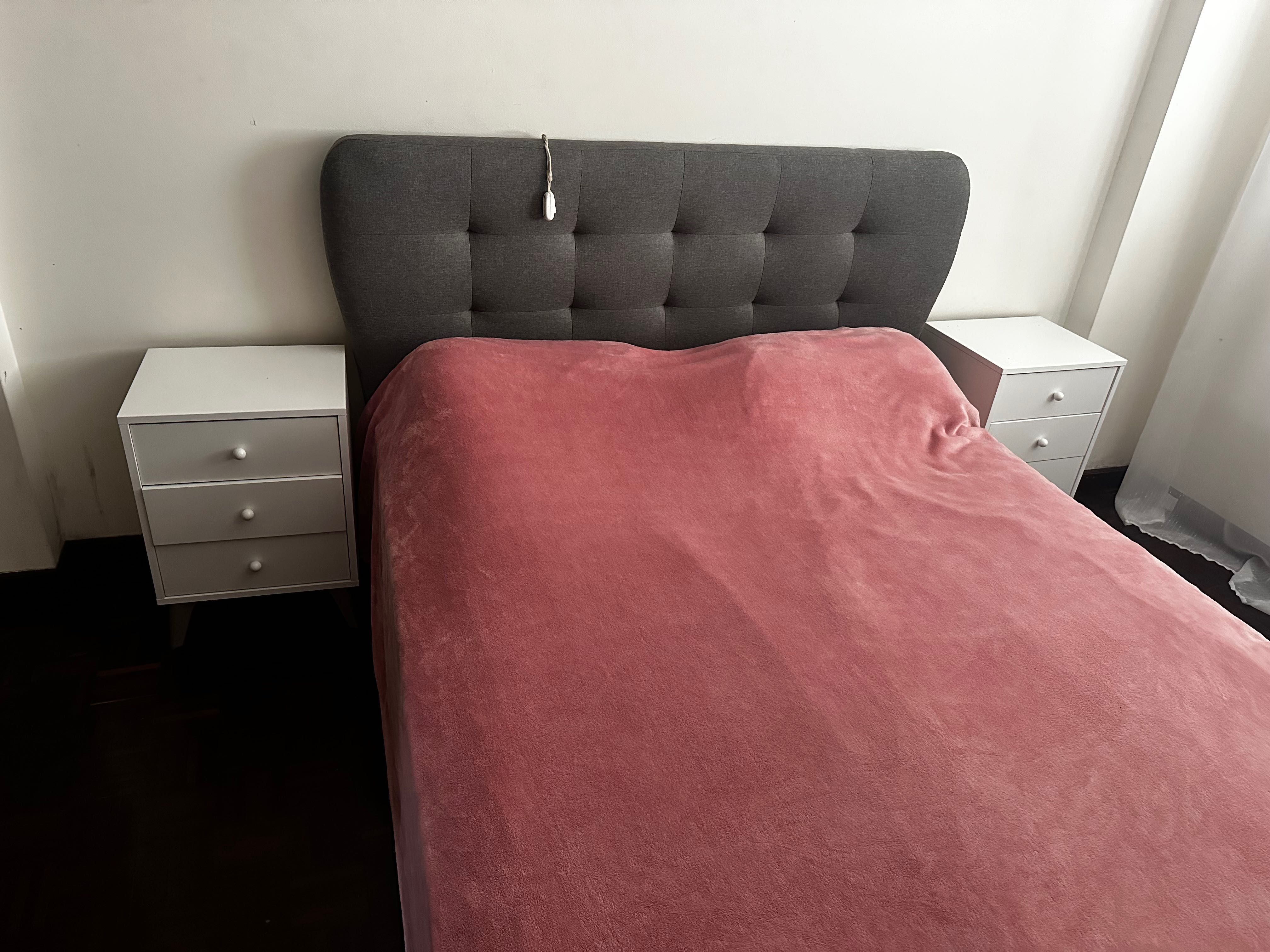 Cama casal com colchão