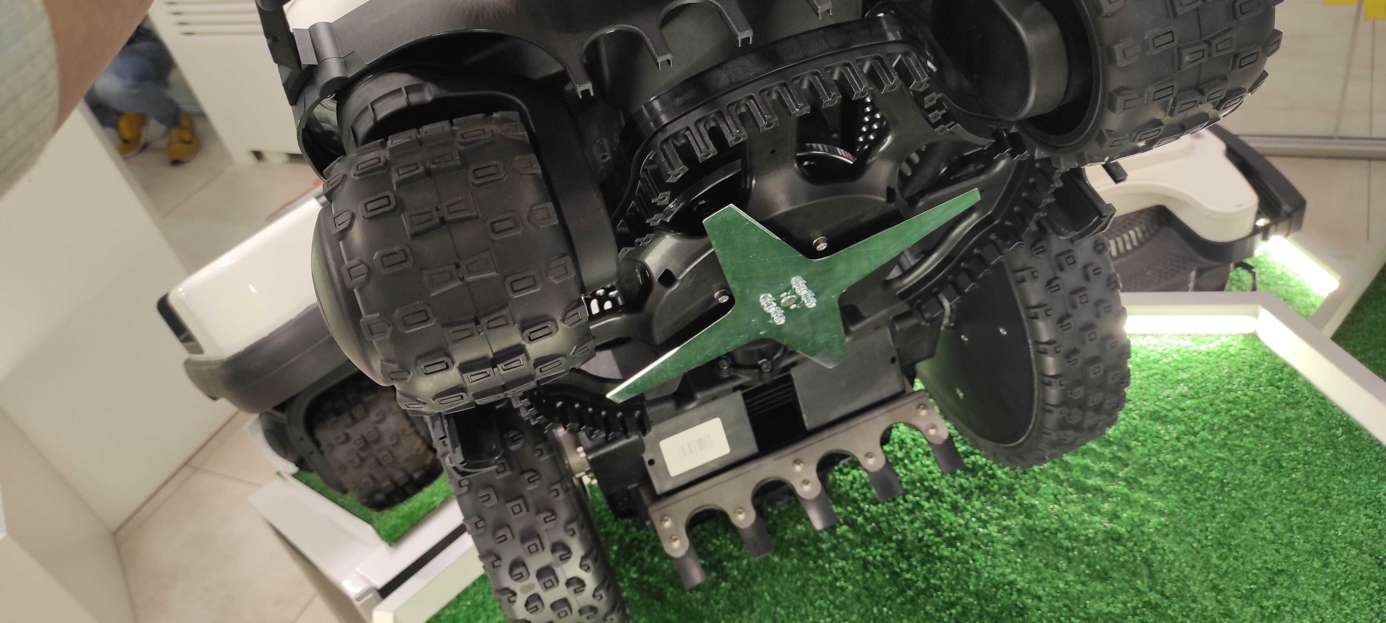 Kosiarka automatyczna Ambrogio 4.0 ELITE 4WD do 3500m2 robot koszący
