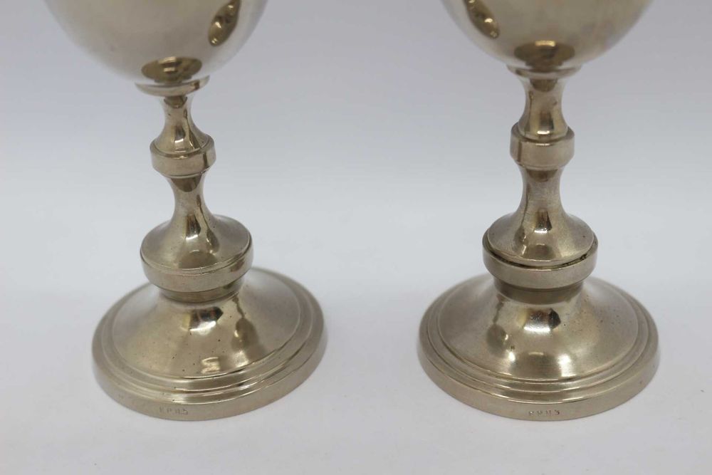 2 Copos com pé marcados EPNS em Prata Estrangeira