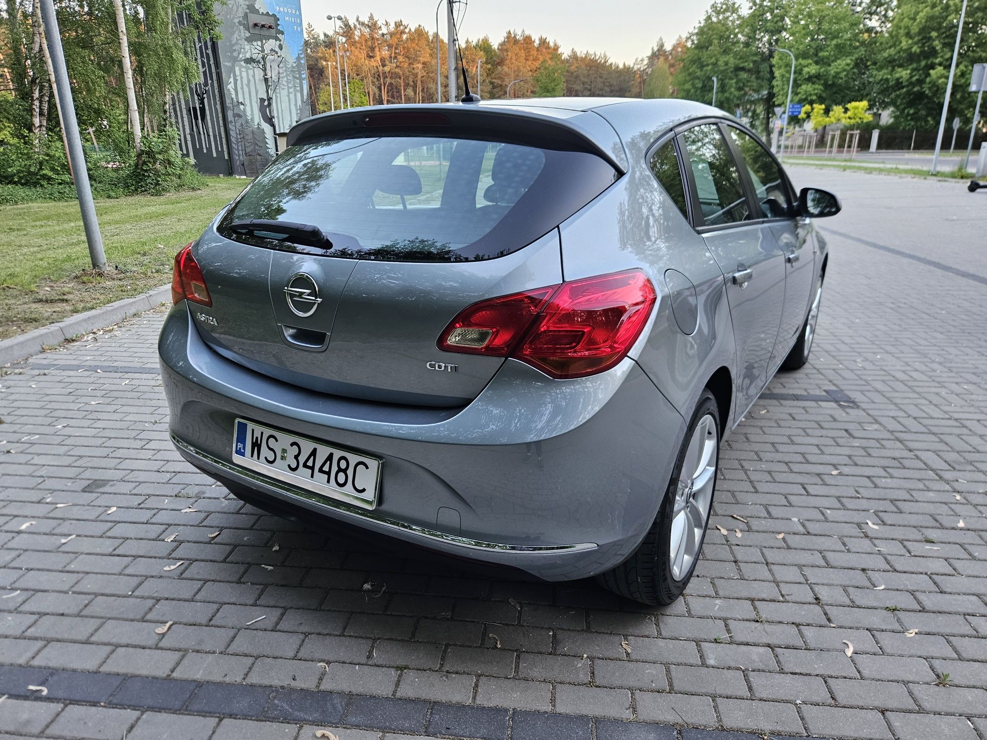 Opel_Astra_Lift_1.6_2015r_110km_hatchback_Bezwypadkowa