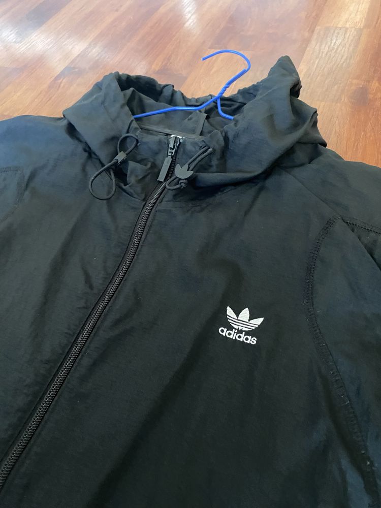Продам ветровку Adidas