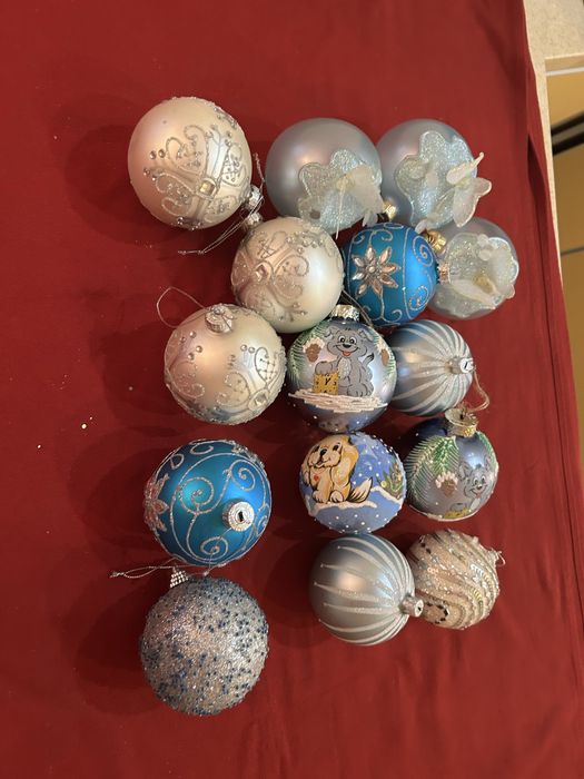 Набор цветных шаров..