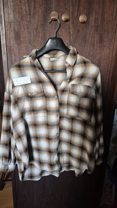 Roupa usada poucas vezes de marca