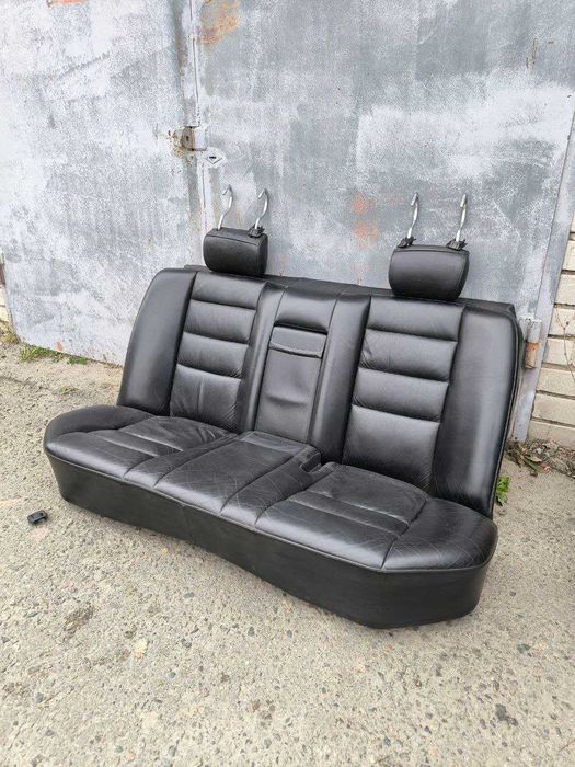 Кожаный чёрный салон Mercedes-Benz W124 седан с подогревом + карты