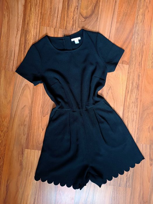 Czarny lekki kombinezon krótki Amisu ozdobne nogawki