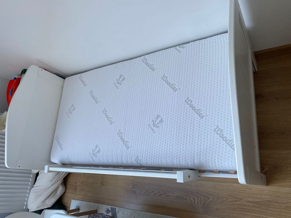 Łóżeczko niemowlęce / tapczanik dziecięcy marki Woodies