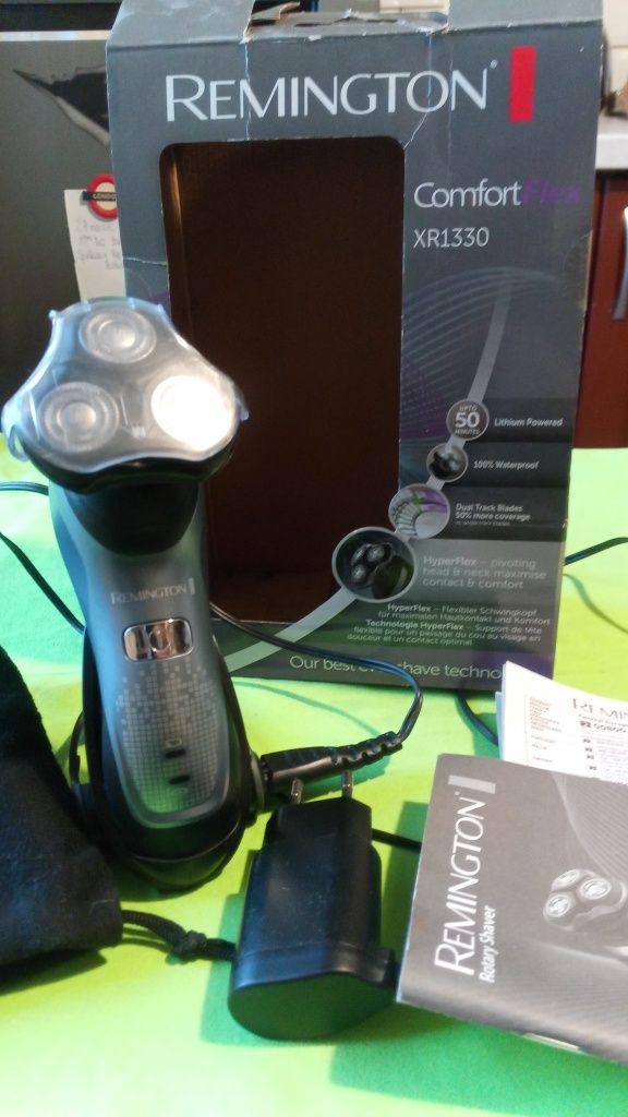 Nowoczesna golarka Remington XR 1330
