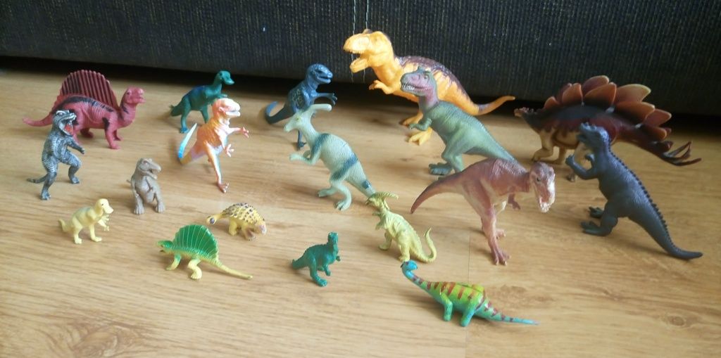 Dinozaury figurki /zestaw 18 szt.
