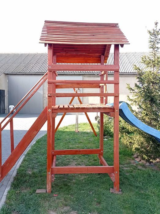 Domek dla dzieci, huśtawka, zjeżdżalnia
