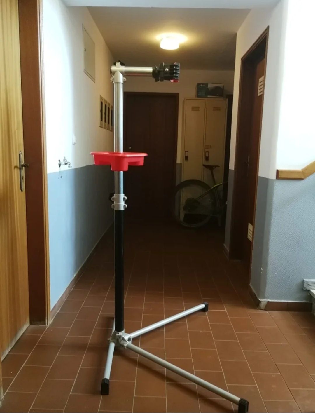 Suporte stand oficina Bicicletas Elite