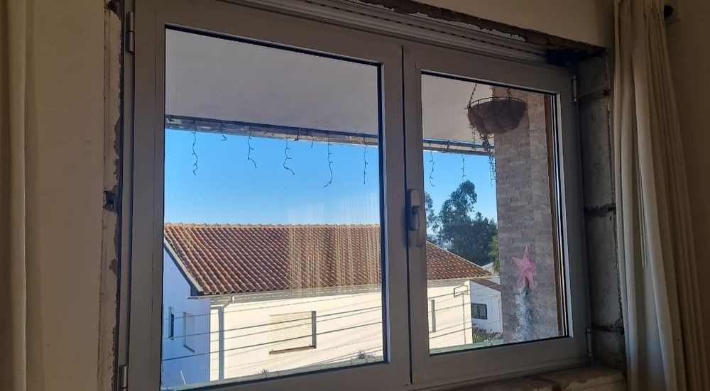 Janela oscilobatente de alumínio vidro duplo
