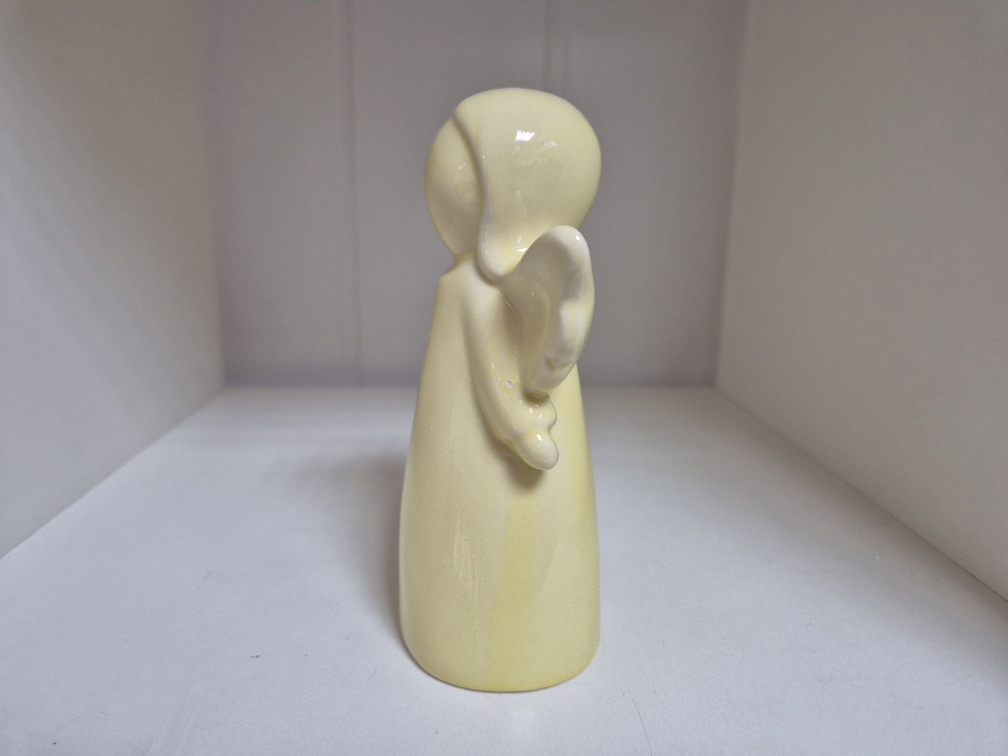 Anioł ceramiczny żółty aniołek figurka anioła