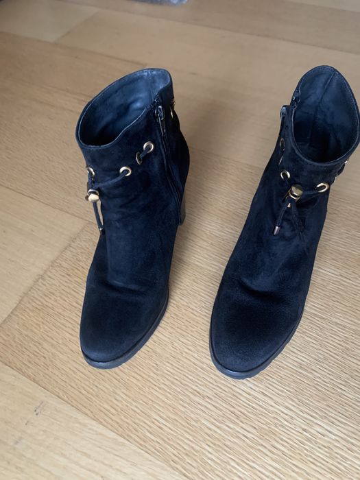 Botins de salto alto