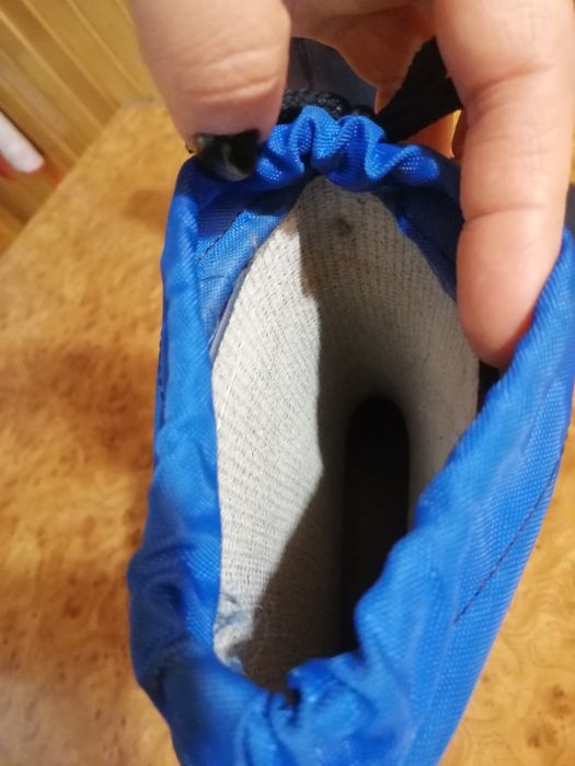 Продам резиновые сапоги на мальчика