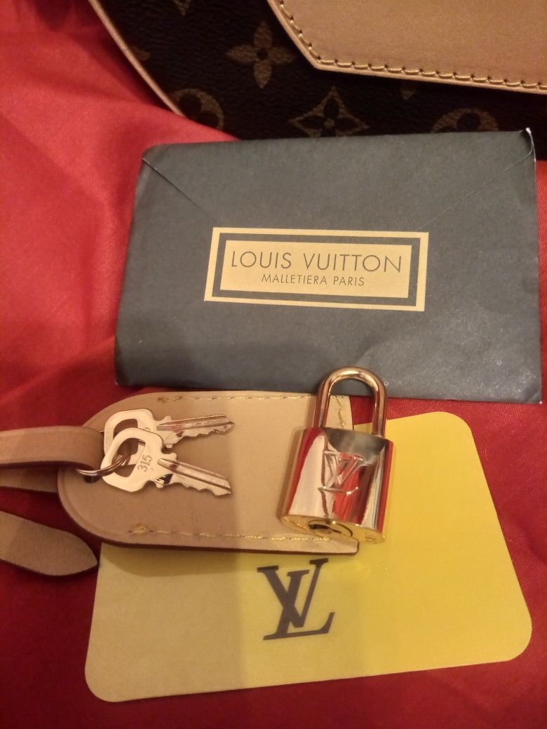 Жіноча сумочка Louis Vuitton,