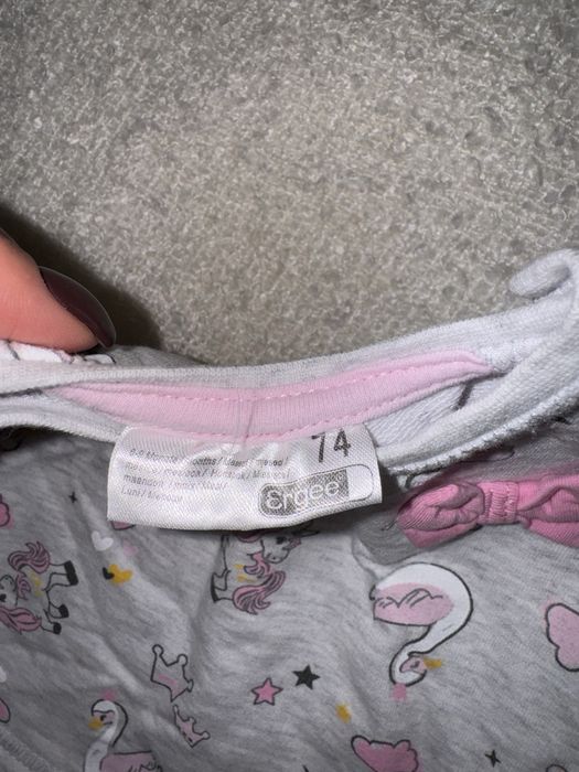 Bluzeczka z baskinką