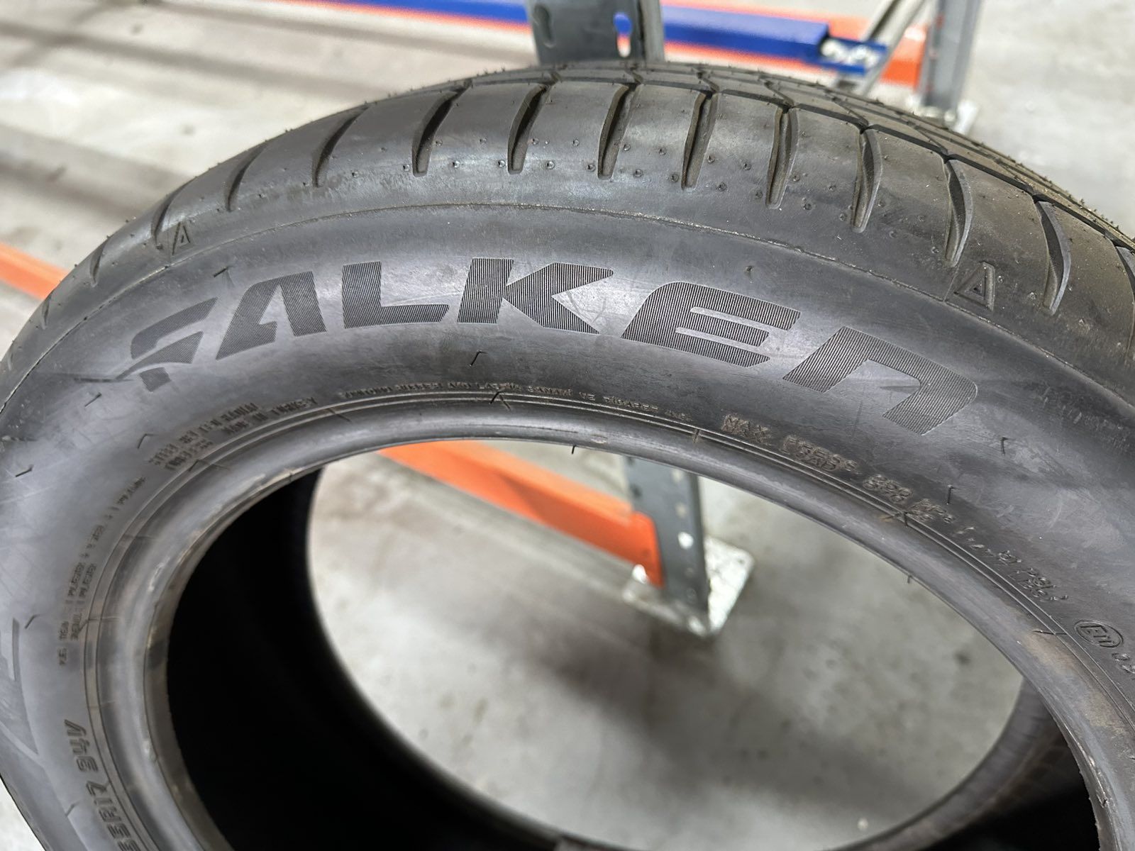 Шини Резина Літо Нові 215/55 R17 94V Falken Azenis FK510A
