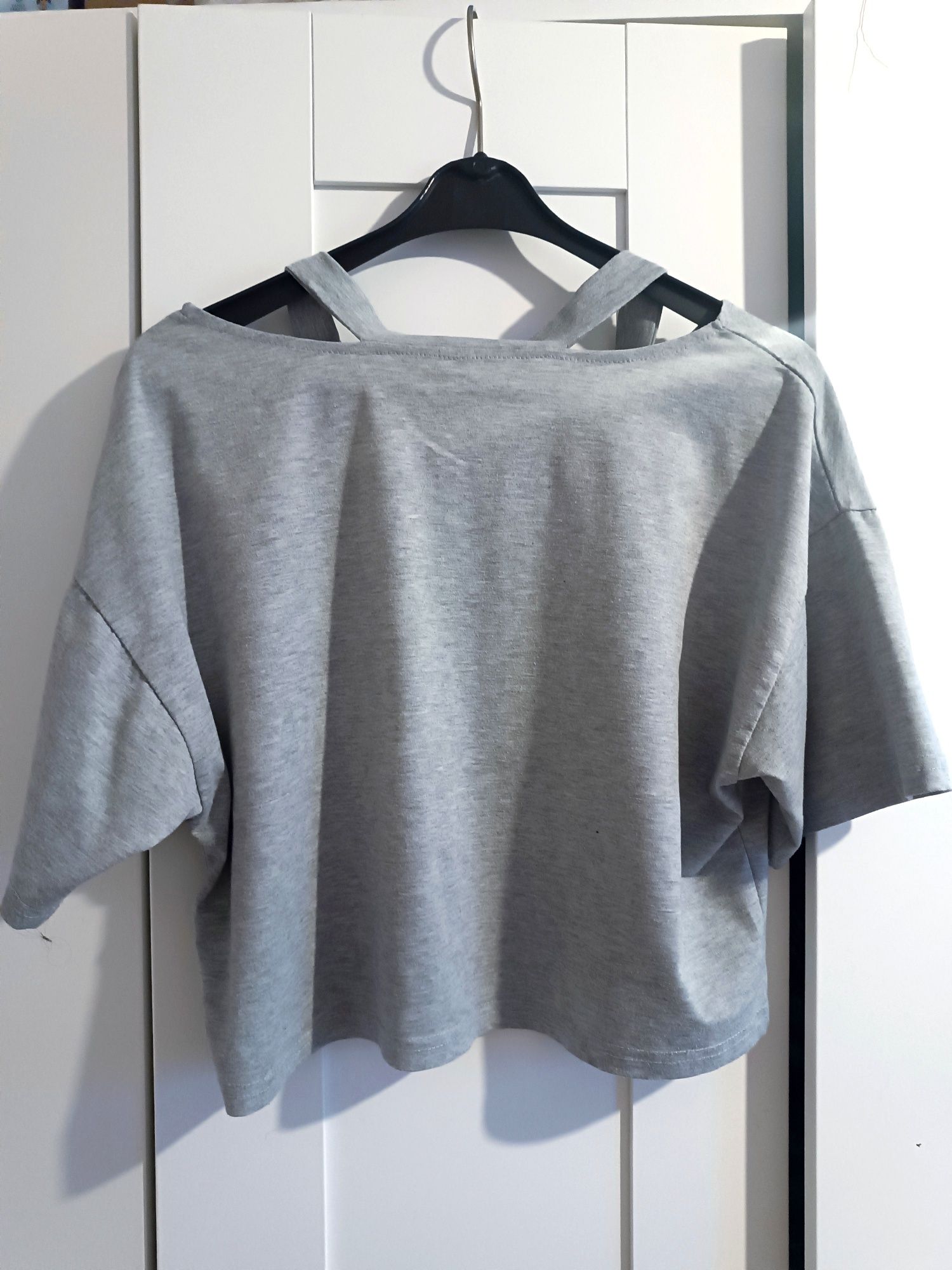 Szara koszulka oversize