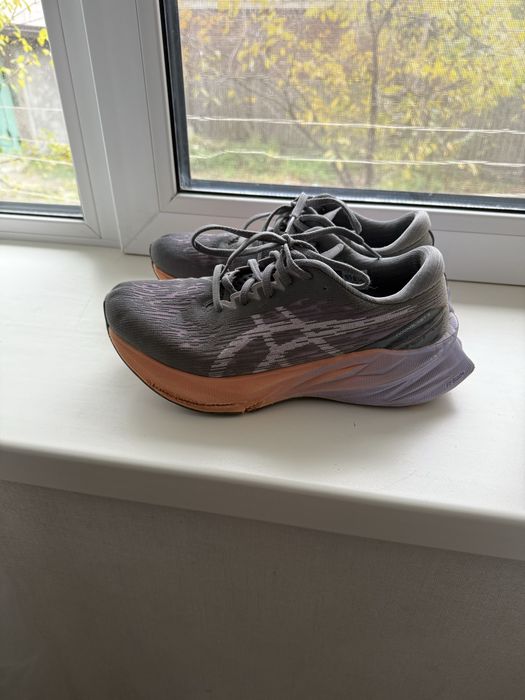 Кросівки asics novoblast 3