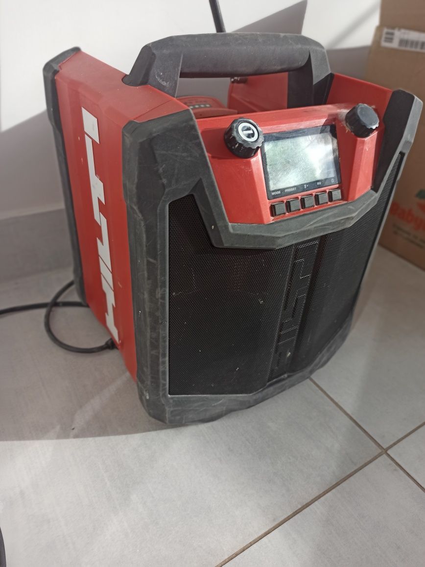 будівельний радіоприймач hilti з підтримкою частоти DAB