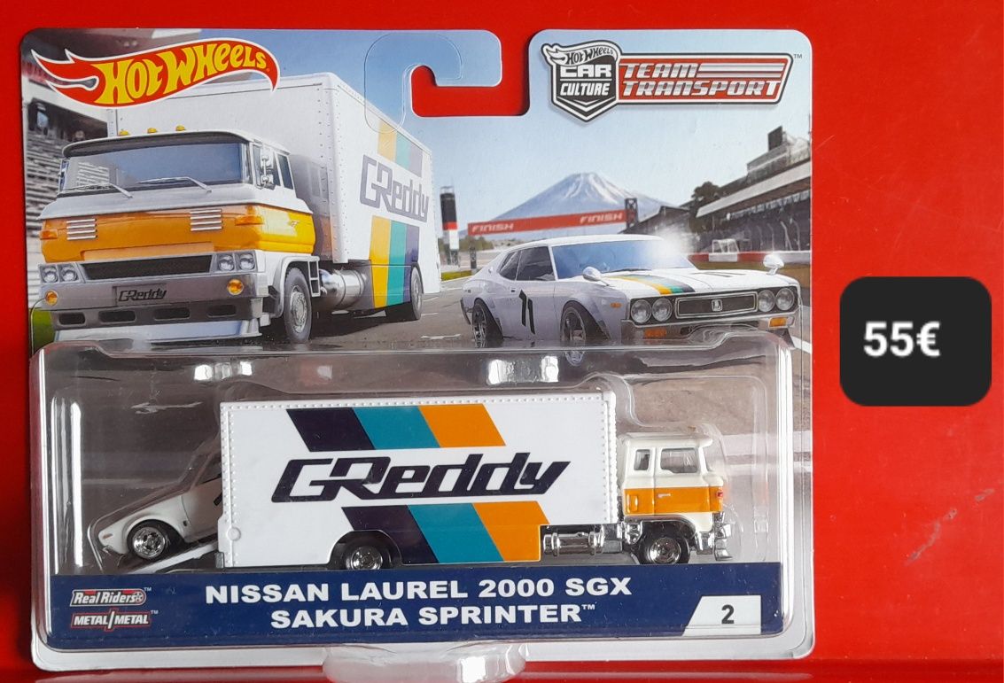 Quatro pack's hot wheels team transport