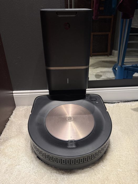 Odkurzacz iRobot Rumba S9+ ze stacją clean base