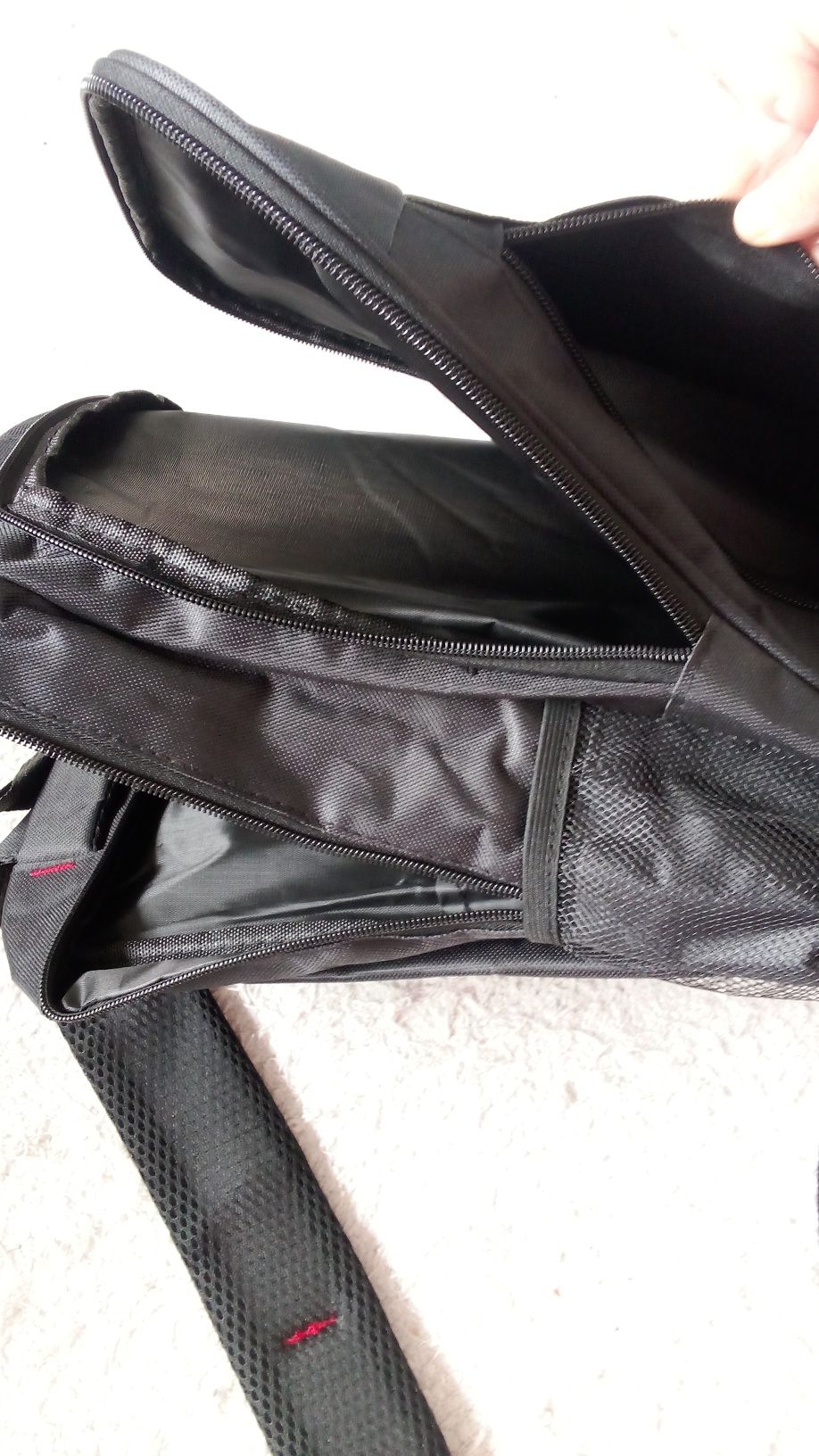 Mochila preta nova