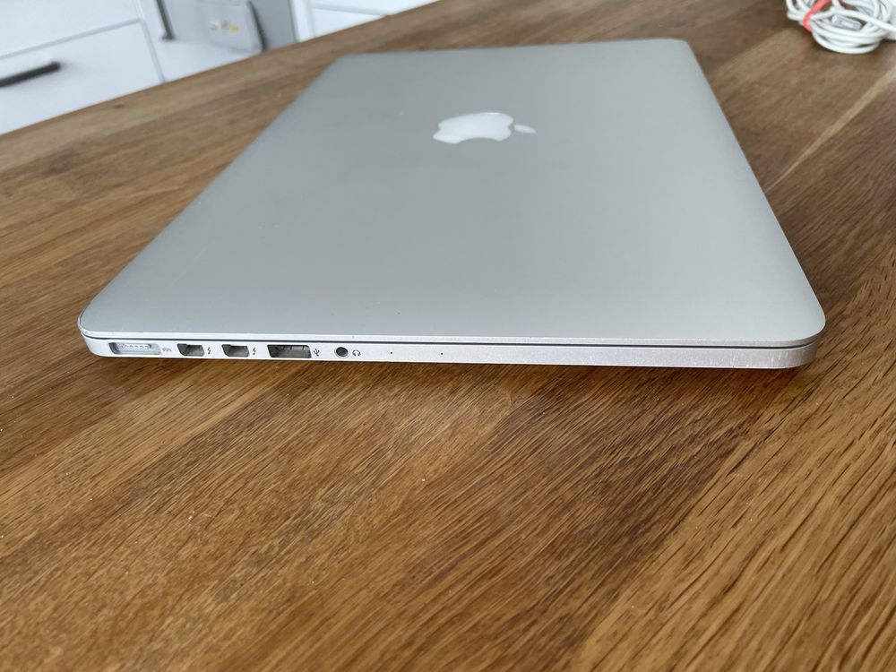Super laptop Apple MacBook Pro 13” i7 3.0Ghz 16GB ram 256GB OS Sequoia