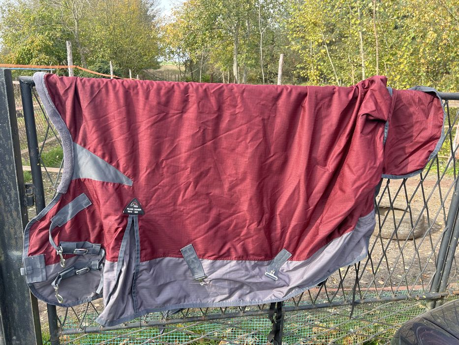 Derka padokowa zimowa 125 cm HKM YUKON 100g