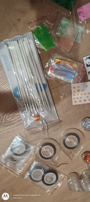 Akcesoria do zdobienia paznokci