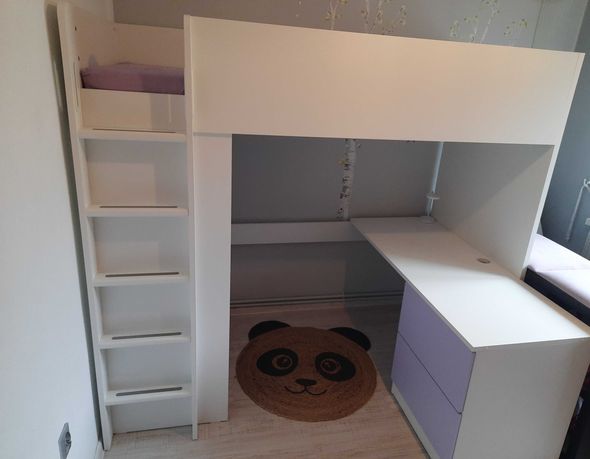 Łóżko dziecięce na antresoli z biurkiem IKEA Smastad *Stan idealny*